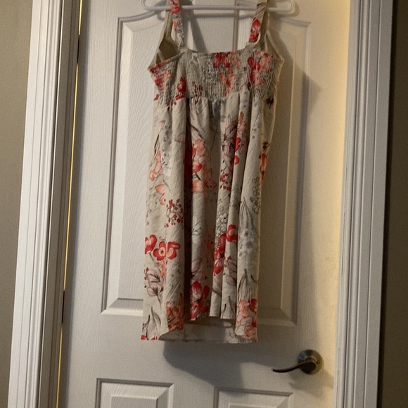 Summer dress. - Picture 2 of 4